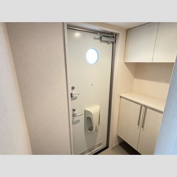 コート権太坂201号室 玄関