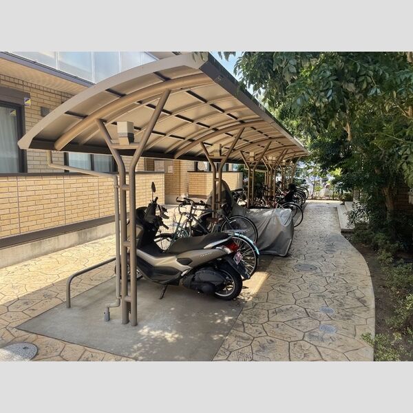 グランドゥール　A 駐輪場