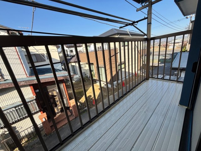 平塚カフェ風ヴィンテージHOUSE Ⅲ このバルコニーの他にもう１つあります。洗濯物たくさん干せます