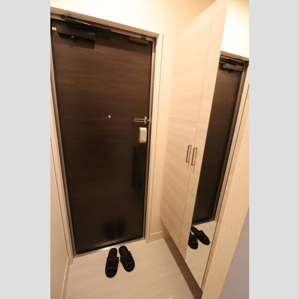 タイムズ・スクエアV　Two 玄関