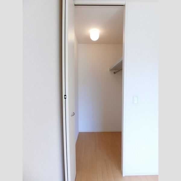 グランモア柳川C ウォークインクローゼット