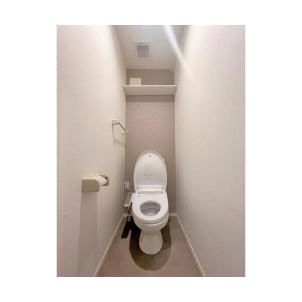 フィレ・デ・フルール205号室 トイレ