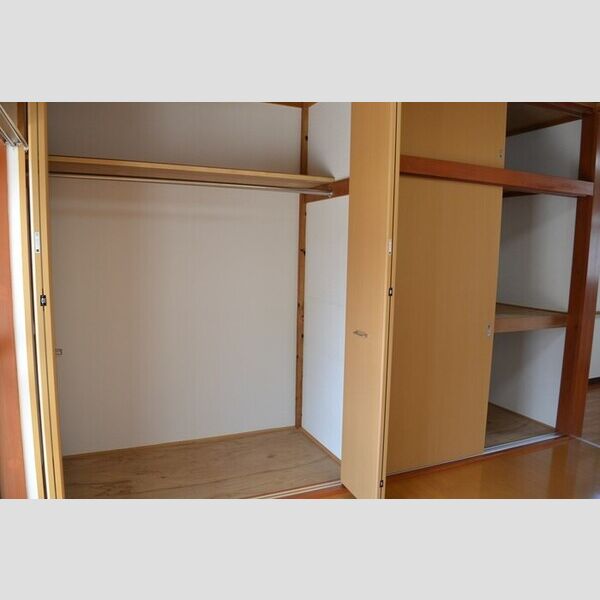 KSコータス101号室 リビングダイニング(別角度)