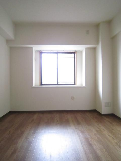 ヴィオレ湘南 ６．０帖の洋室です。