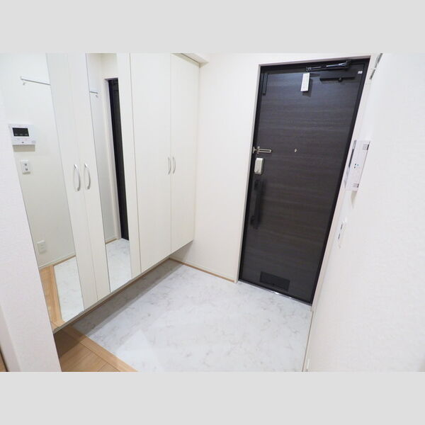 ヴィラージュたまプラーザ　欅 玄関横シューズクローゼット