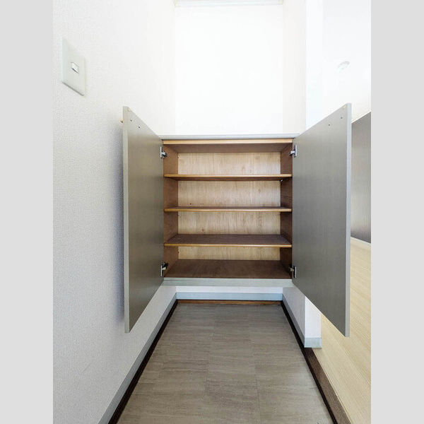 シャトル藤 玄関