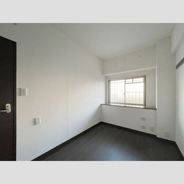 アクシス高砂 洋室①　約4.5帖