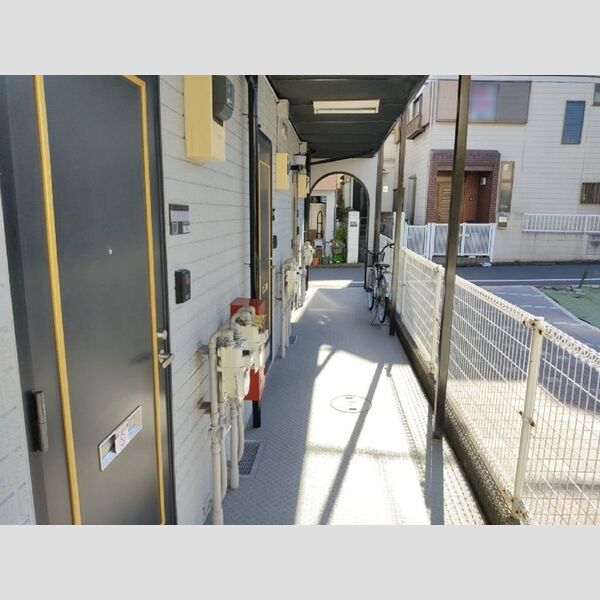 メゾンクアトロ103号室 共用廊下