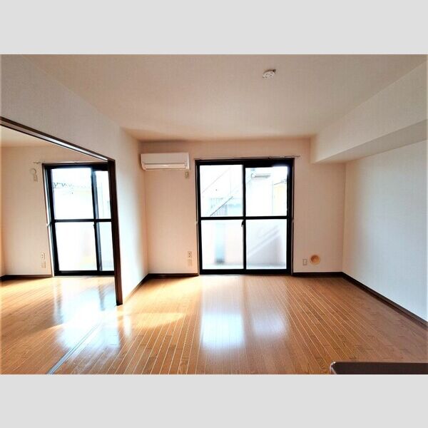 アムール LDK11.5帖(別角度)