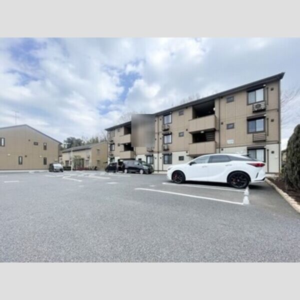 ラ・リアン　C・D　C棟 駐車場