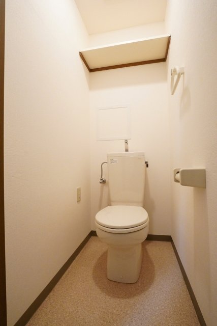 ヴァンシャルマンＯＺ1階 トイレ