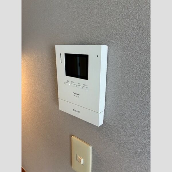 ハイムカメリア305号室 モニター付きインターホン