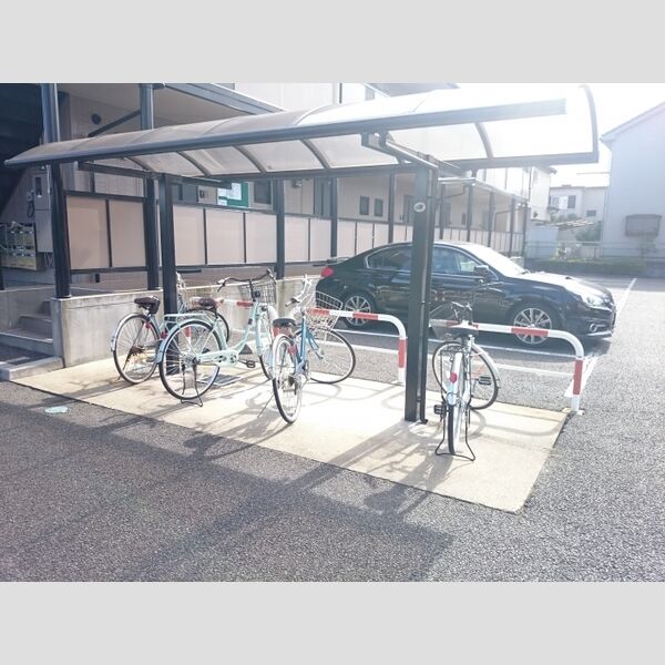 アピエ　壱番館/弐番館弐番館103号室 駐輪場