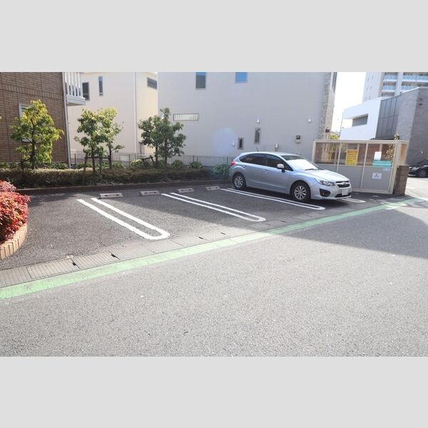 プランドール谷中　B 駐車場