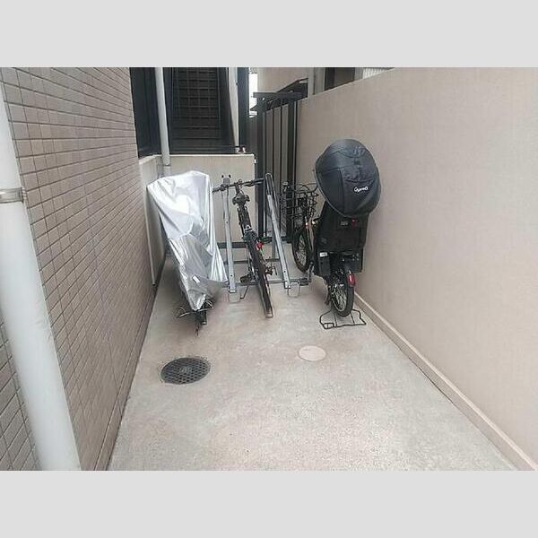 ガーデンハウス 駐輪場