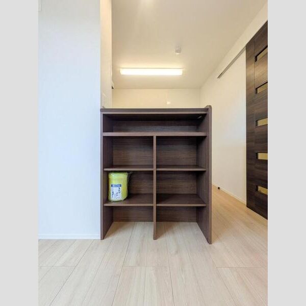 ヴァンヴェール碧201号室 キッチンカウンター棚