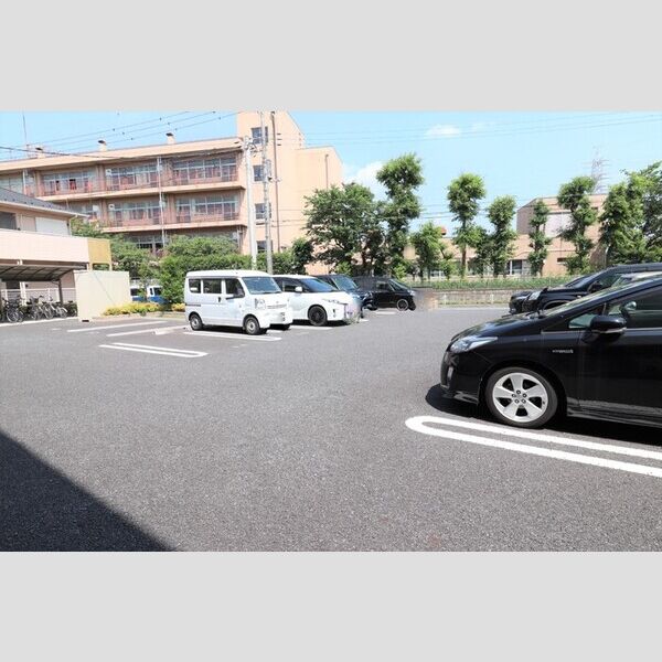 エミネンス 駐車場