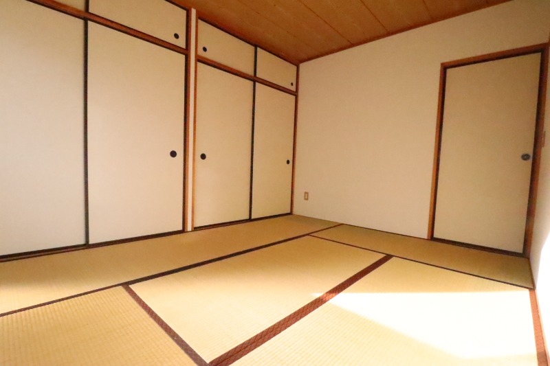 ルーチェ　三ッ藤1階 和室！