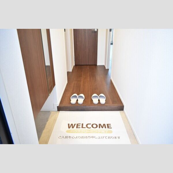 グランチェスタ403号室 玄関
