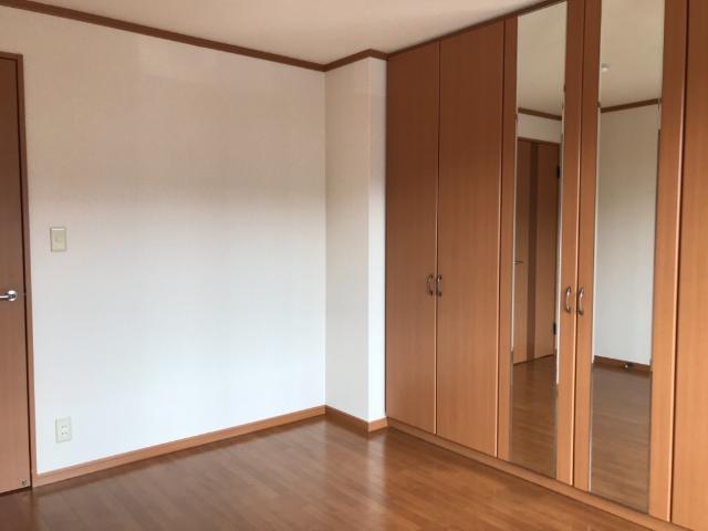 ブエナスエルテ 洋室