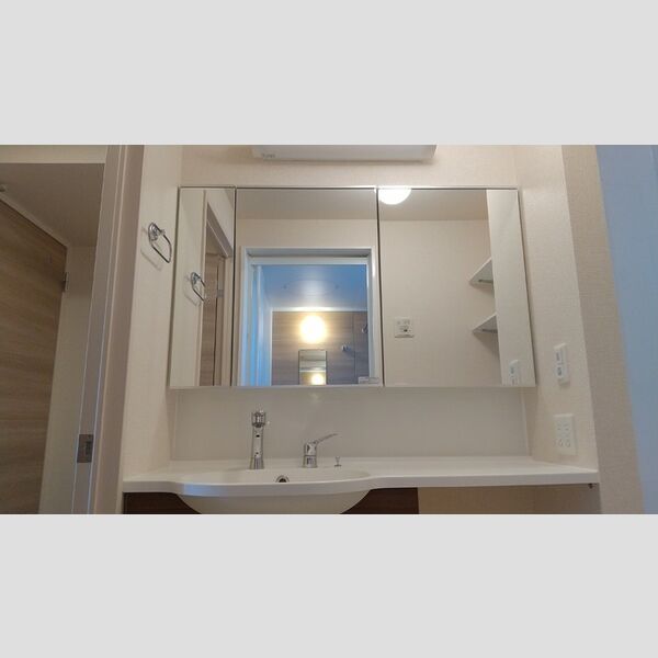 イースタンレイクK 三面鏡付き洗髪洗面化粧台