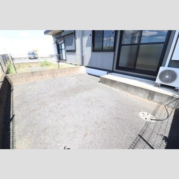 セジュールふじみ103号室 専用庭