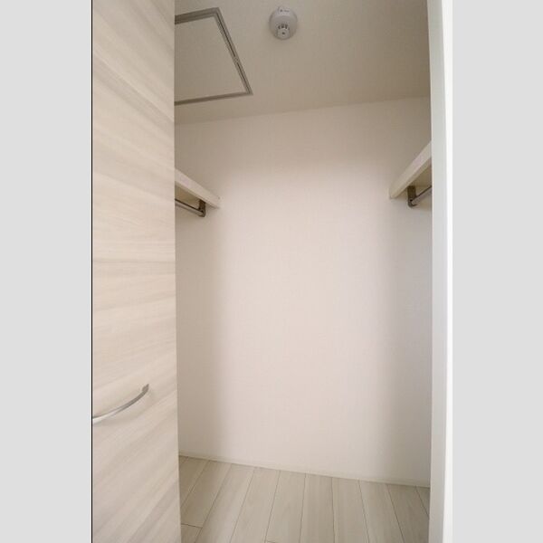 D-PRECIOUS武蔵野305号室 クローゼット洋室2