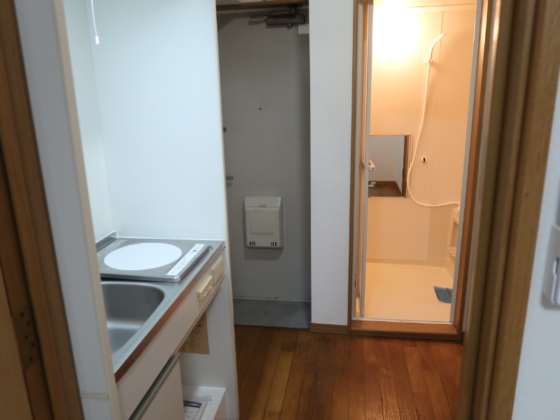 ファミール仲村D2階 玄関