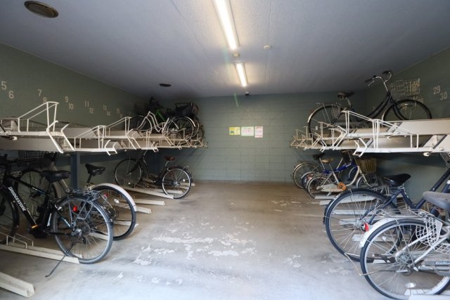 シティコープ上野広徳5階 駐輪場