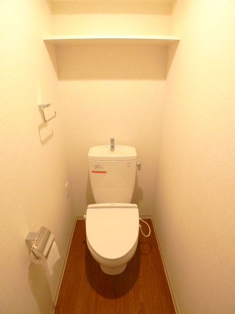 ラフィネパルク新浜0301号室 トイレ