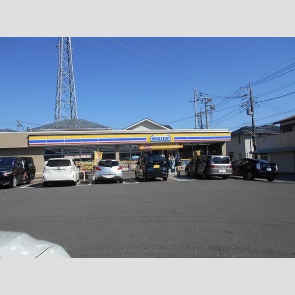 ルミエール 徒歩4分(350m)