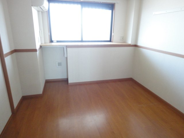 ディア フレンド ＫＯＩＺＵＭＩ206号室 洋室６帖