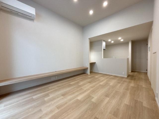 カーサ・ソンリエンテ1階 リビング