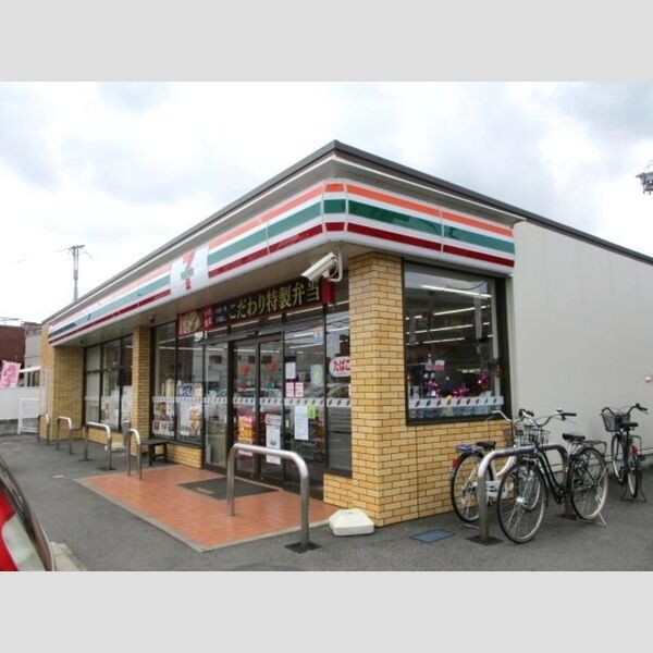 クレシェンテ205号室 セブンイレブン千葉誉田駅前店(482m)