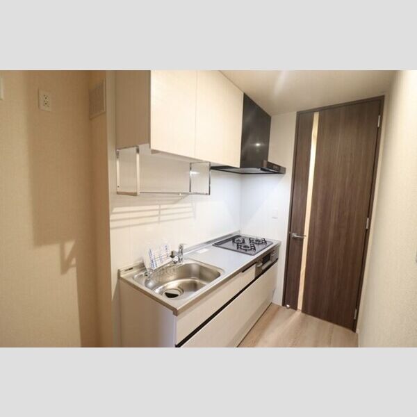 STELLA新松戸302号室 キッチン　三口コンロ