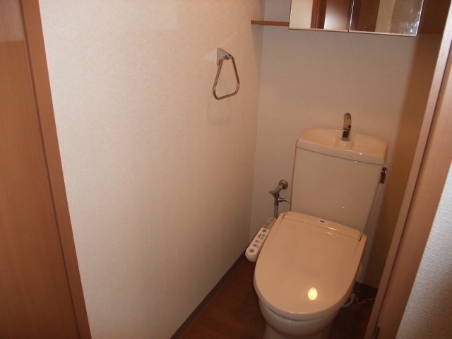 ヴィラ　エスポワール302号室 トイレ