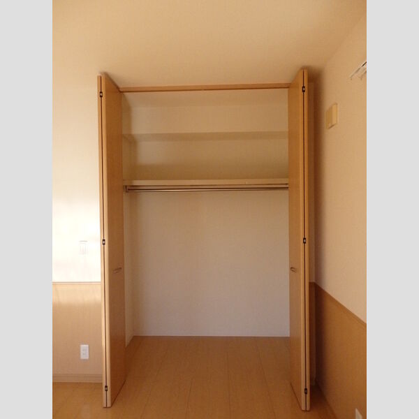 フィオーリ 201洋室収納