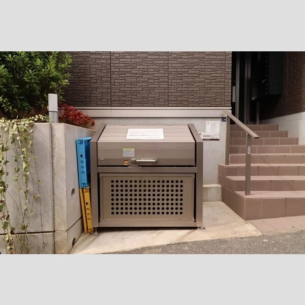 monad SASAZUKA 敷地内ゴミBOX