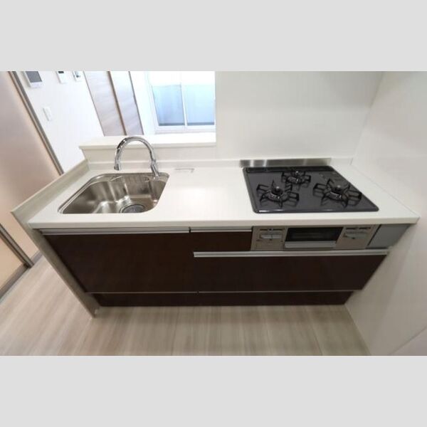 グラナーデ中葛西Ⅱ302号室 対面キッチン