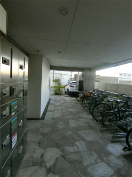 リブリ・新丸子101号室 エントランス