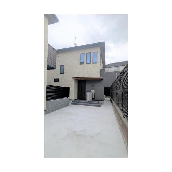 渋谷区上原2丁目戸建　東棟 駐車場