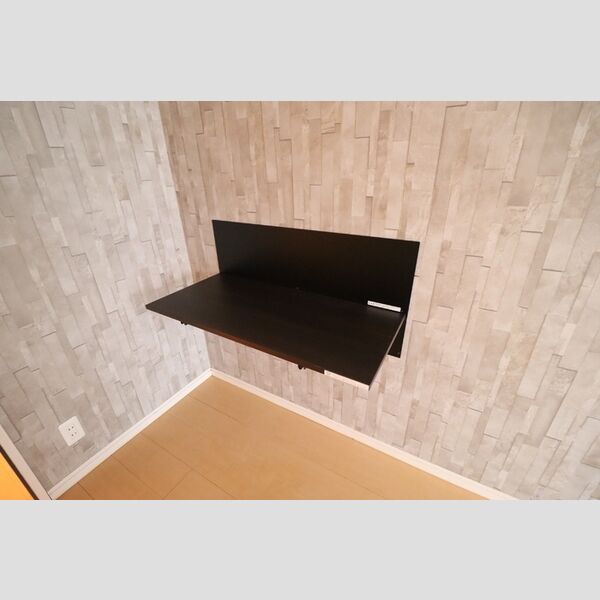 リビングタウン登戸106号室 ワークデスク