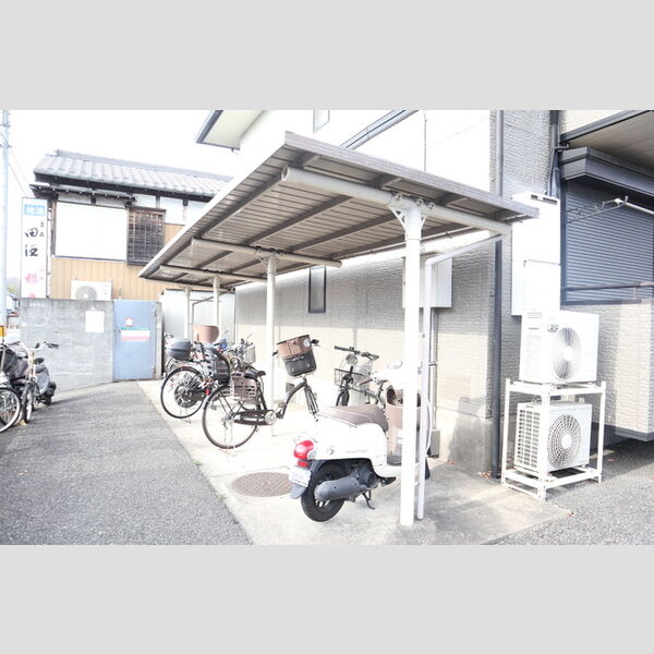 オイコス　壱番館203号室 駐輪場