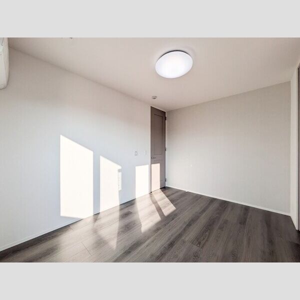 ガーベラ・グレイス307号室 洋室