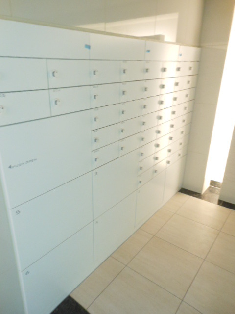 ガーラ・アヴェニュー武蔵小杉1階 お一人暮らしに最適宅配ボックス付(^^♪