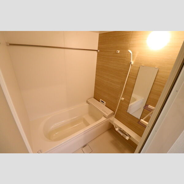 ゼフィール102号室 浴室