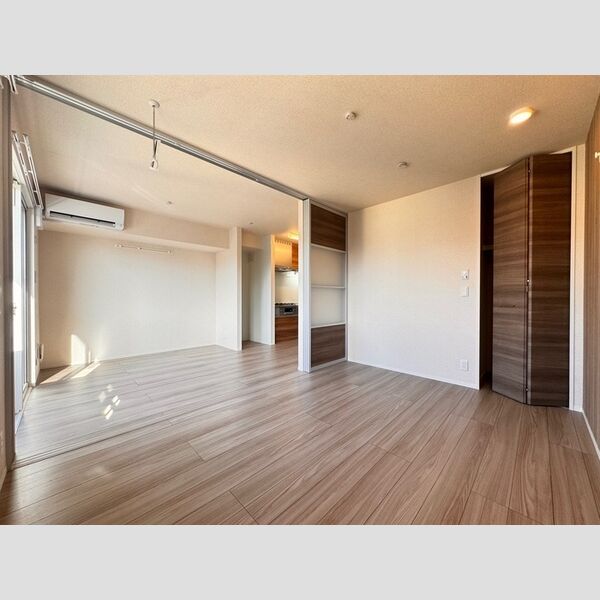 シャルマンドミール桜が岡　B202号室 洋室