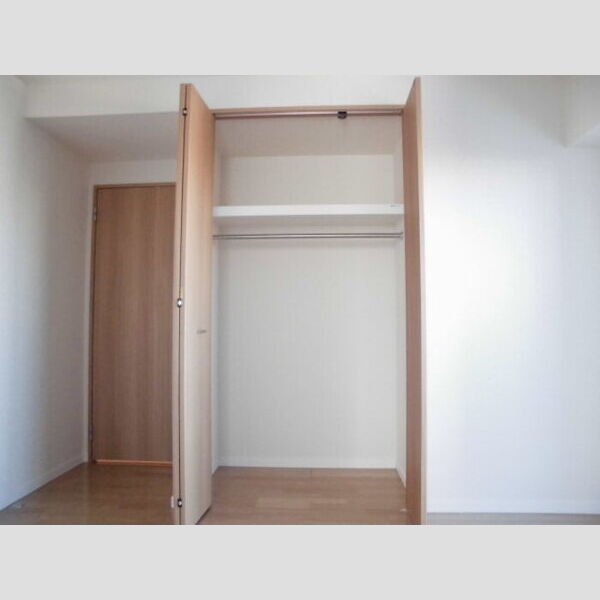 サンパティーク 洋室①　クローゼット