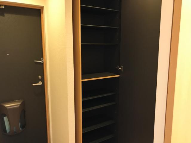 ロビュスト　メゾン 玄関