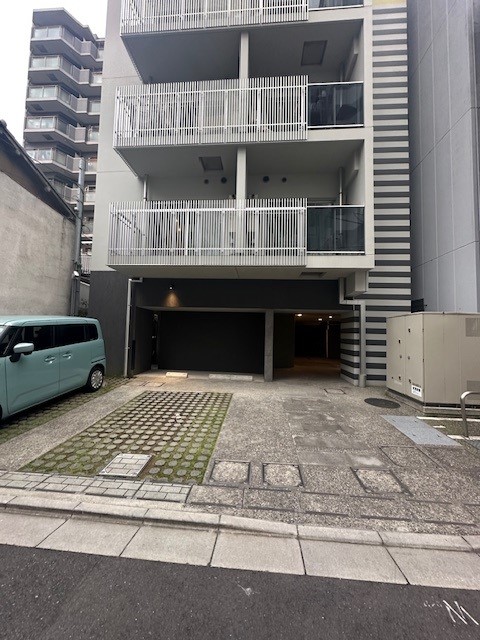 プラウドフラット浅草雷門 駐車場